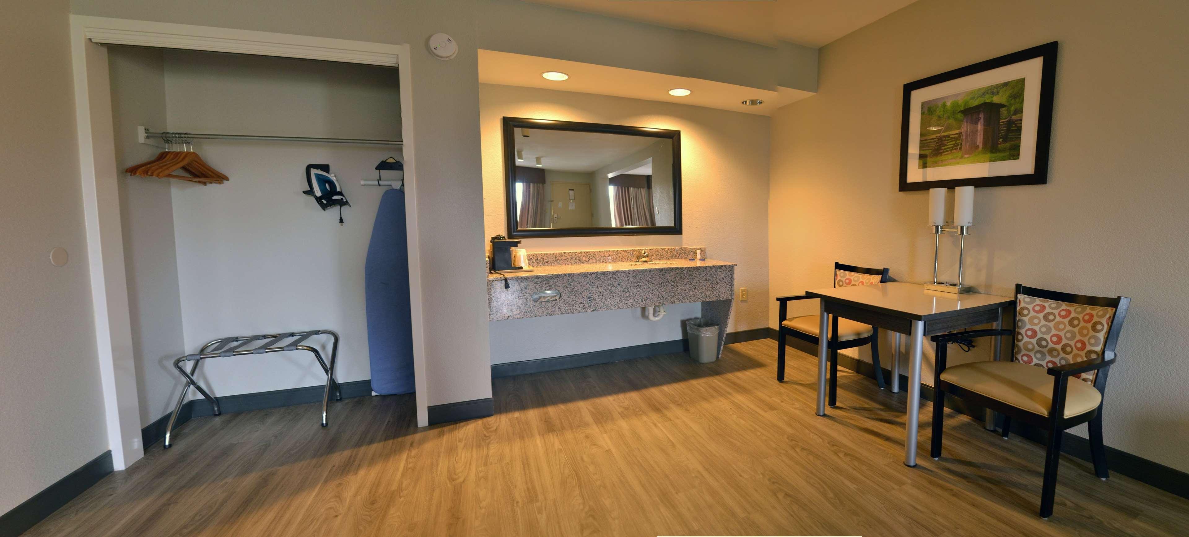 Best Western Cades Cove Inn Таунсенд Екстериор снимка